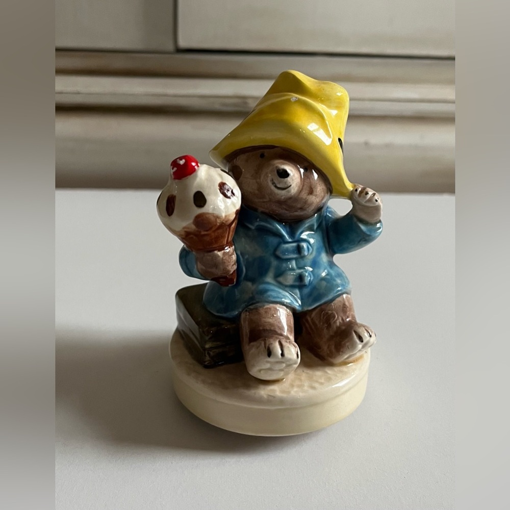 Vintage Schmid Ceramic Musical Figurine Paddington Bear Holding Ice Cream Cone
